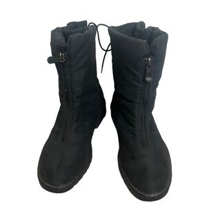 Canada two warmer boots size 9